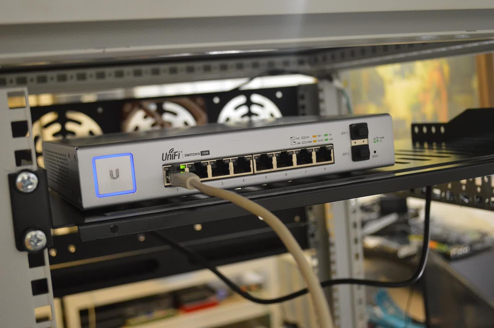 Understanding the Internet : A brief overview